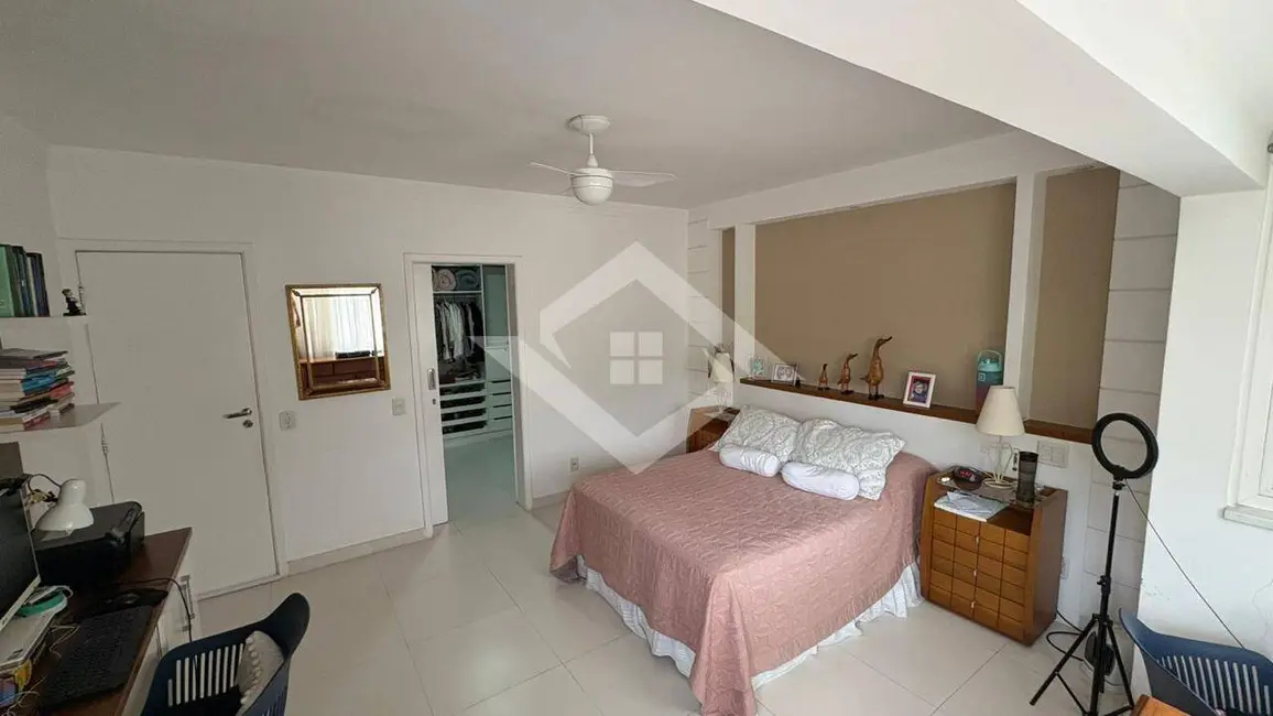 Casa com 3 quartos à venda, 400m2 em Barra da Tijuca, Rio De Janeiro - RJ - imagem 6 Foto 6 de Casa com 3 quartos à venda, 400m2 em Barra da Tijuca, Rio De Janeiro - RJ
