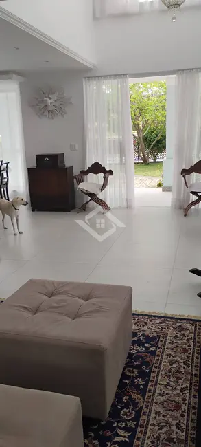 Foto 6 de Casa com 4 quartos à venda, 300m2 em Araruama - RJ