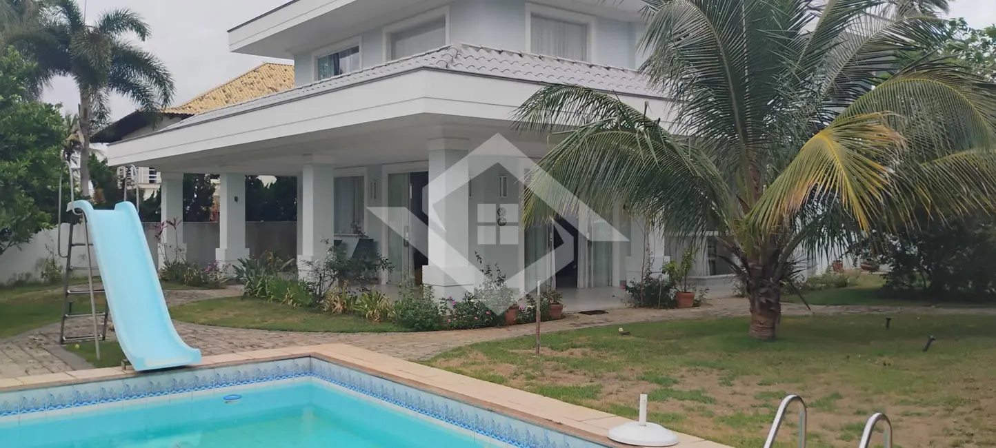 Foto 1 de Casa com 4 quartos à venda, 300m2 em Araruama - RJ