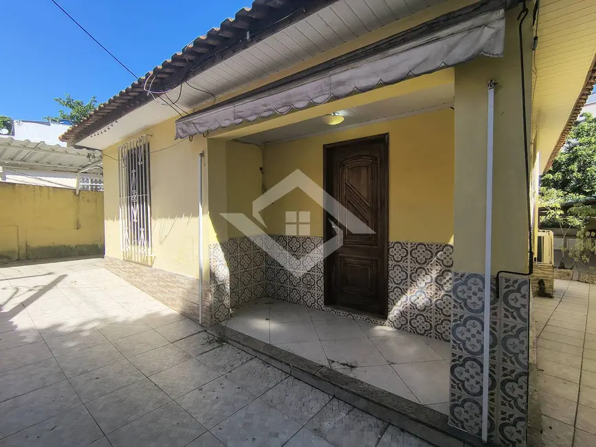 Casa com 3 quartos à venda em Jardim Carioca, Rio De Janeiro - RJ - imagem 1 Foto 1 de Casa com 3 quartos à venda em Jardim Carioca, Rio De Janeiro - RJ