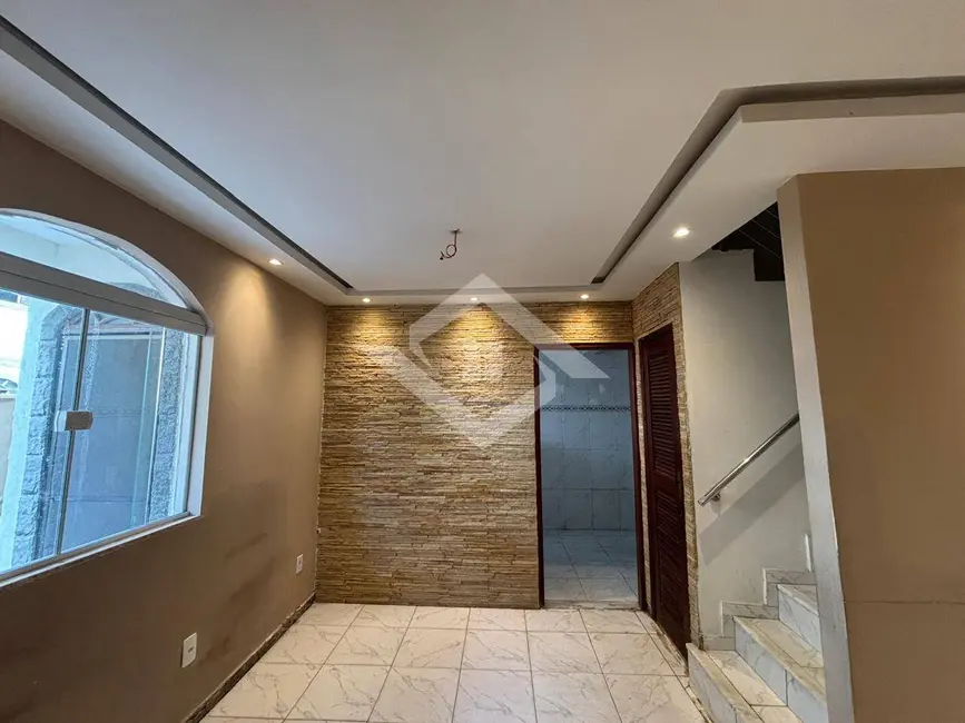 Foto 3 de Casa com 3 quartos para alugar, 150m2 em Bento Ribeiro, Rio De Janeiro - RJ