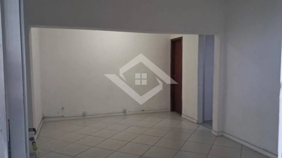 Casa com 1 quarto à venda, 41m2 em Jardim Vinte e Cinco de Agosto, Duque De Caxias - RJ - imagem 5 Foto 5 de Casa com 1 quarto à venda, 41m2 em Jardim Vinte e Cinco de Agosto, Duque De Caxias - RJ