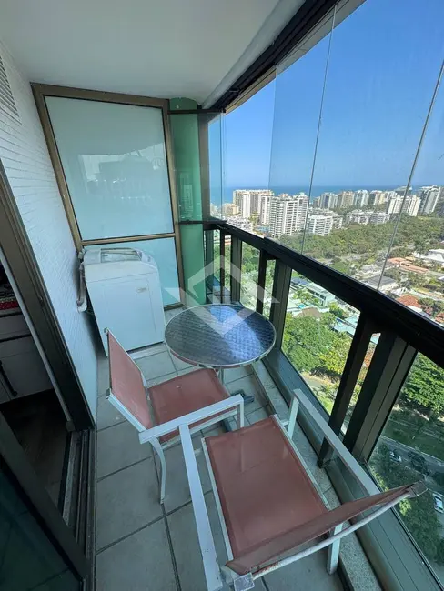 Foto 2 de Apartamento com 2 quartos à venda, 65m2 em Barra da Tijuca, Rio De Janeiro - RJ