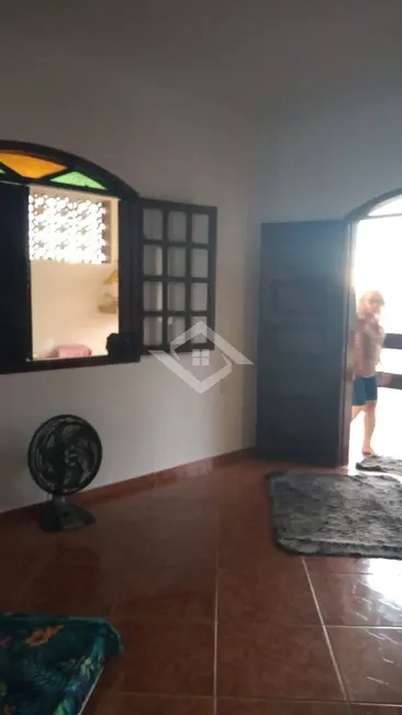 Foto 1 de Casa com 6 quartos à venda, 982m2 em Araruama - RJ