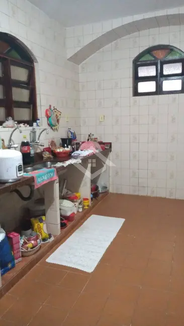 Foto 6 de Casa com 6 quartos à venda, 982m2 em Araruama - RJ