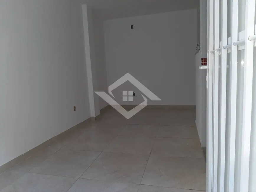 Foto 2 de Casa com 1 quarto para alugar, 30m2 em Madureira, Rio De Janeiro - RJ