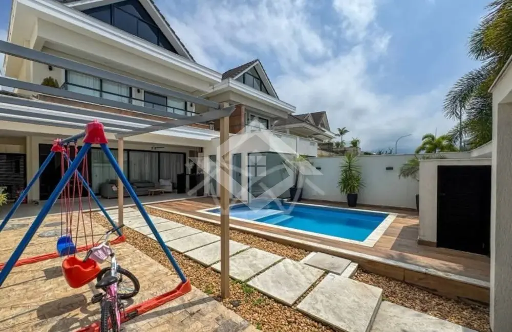 Foto 1 de Casa com 6 quartos à venda em Recreio dos Bandeirantes, Rio De Janeiro - RJ