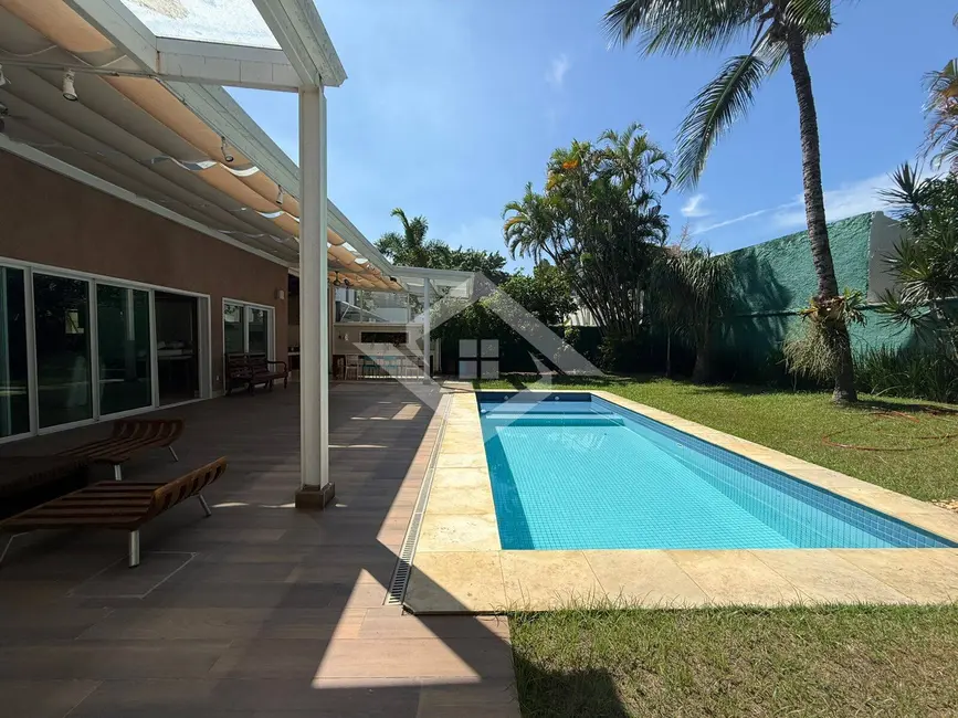 Foto 2 de Casa com 4 quartos para alugar, 450m2 em Barra da Tijuca, Rio De Janeiro - RJ