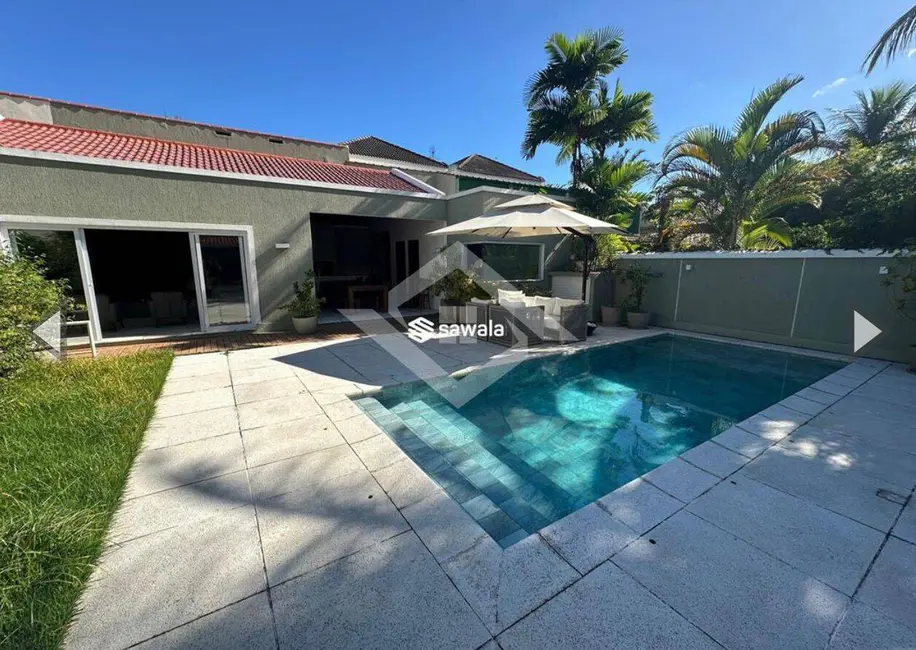 Foto 2 de Casa com 4 quartos para alugar, 500m2 em Barra da Tijuca, Rio De Janeiro - RJ