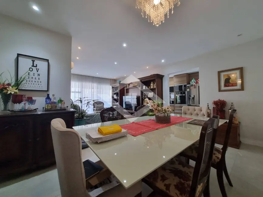 Foto 4 de Apartamento com 4 quartos à venda, 150m2 em Rio De Janeiro - RJ