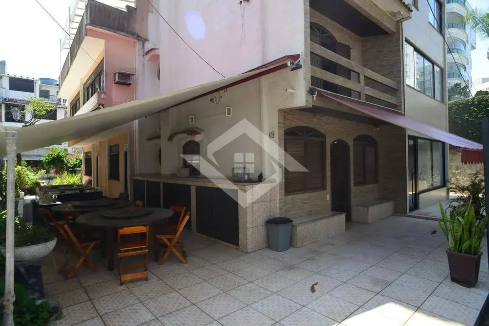 Casa com 3 quartos à venda, 142m2 em Barra da Tijuca, Rio De Janeiro - RJ - imagem 1 Foto 1 de Casa com 3 quartos à venda, 142m2 em Barra da Tijuca, Rio De Janeiro - RJ