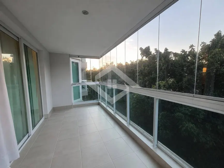 Apartamento com 3 quartos à venda, 145m2 em Rio De Janeiro - RJ - imagem 3 Foto 3 de Apartamento com 3 quartos à venda, 145m2 em Rio De Janeiro - RJ