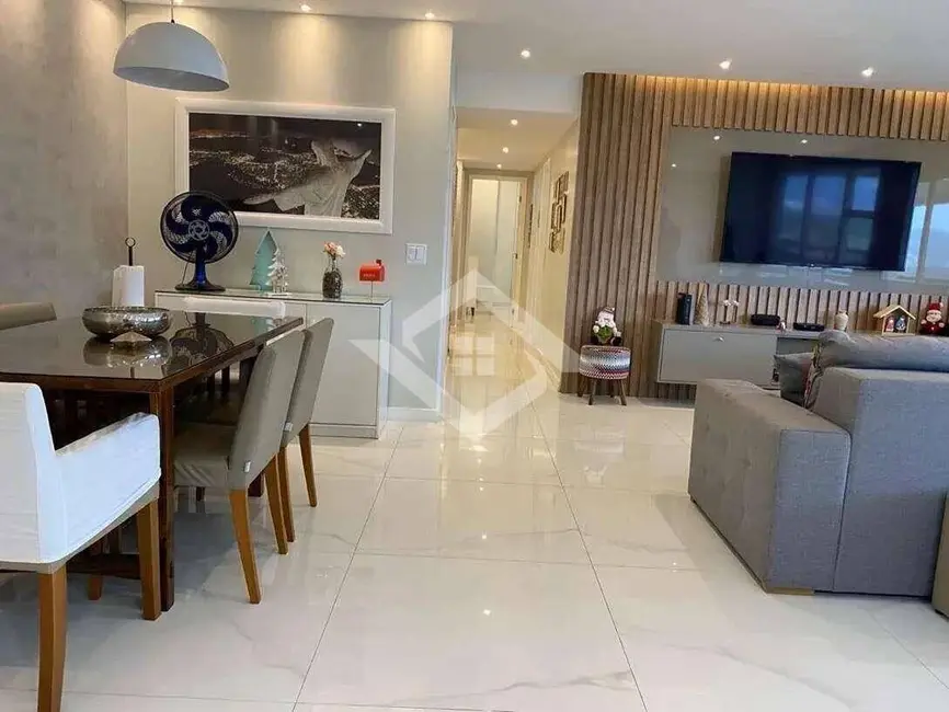 Foto 2 de Apartamento com 4 quartos à venda, 150m2 em Rio De Janeiro - RJ