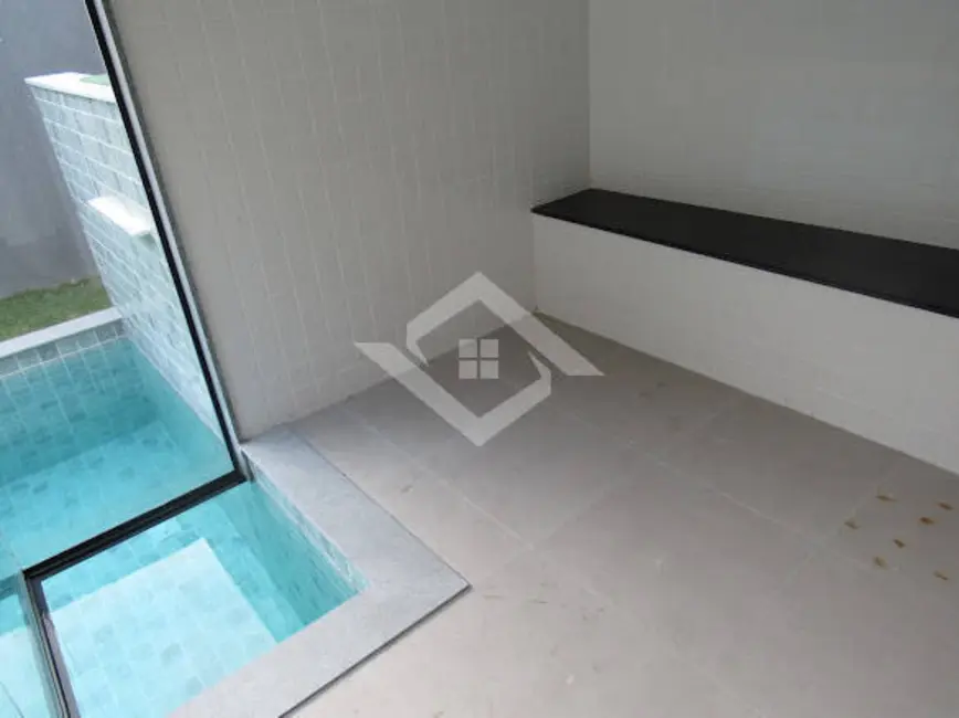 Casa de Condomínio com 4 quartos à venda, 300m2 em Barra da Tijuca, Rio De Janeiro - RJ - imagem 4 Foto 4 de Casa de Condomínio com 4 quartos à venda, 300m2 em Barra da Tijuca, Rio De Janeiro - RJ