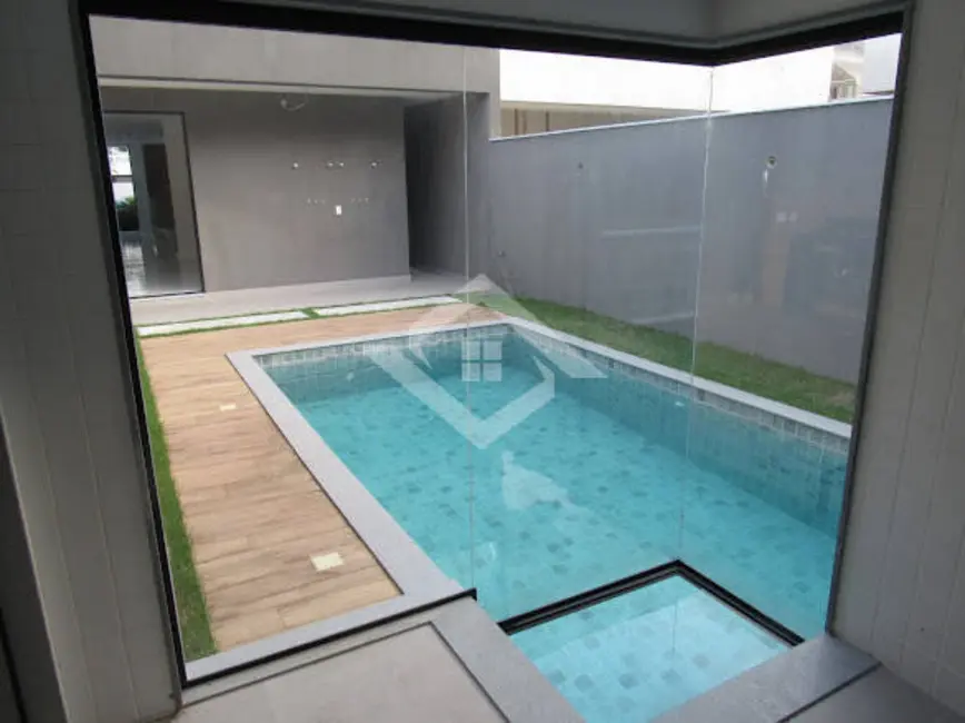 Casa de Condomínio com 4 quartos à venda, 300m2 em Barra da Tijuca, Rio De Janeiro - RJ - imagem 6 Foto 6 de Casa de Condomínio com 4 quartos à venda, 300m2 em Barra da Tijuca, Rio De Janeiro - RJ