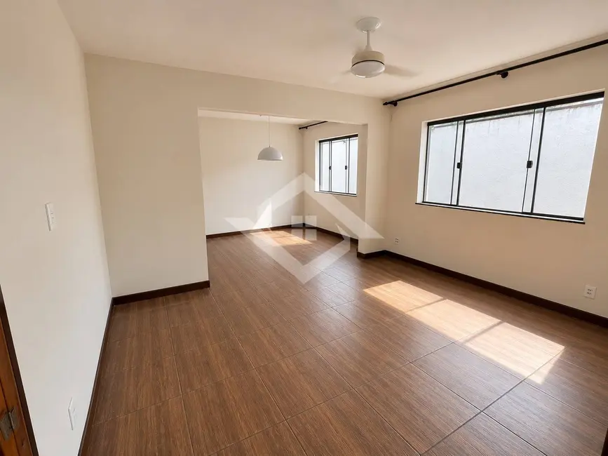 Casa com 5 quartos à venda, 251m2 em Bancários, Rio De Janeiro - RJ - imagem 4 Foto 4 de Casa com 5 quartos à venda, 251m2 em Bancários, Rio De Janeiro - RJ
