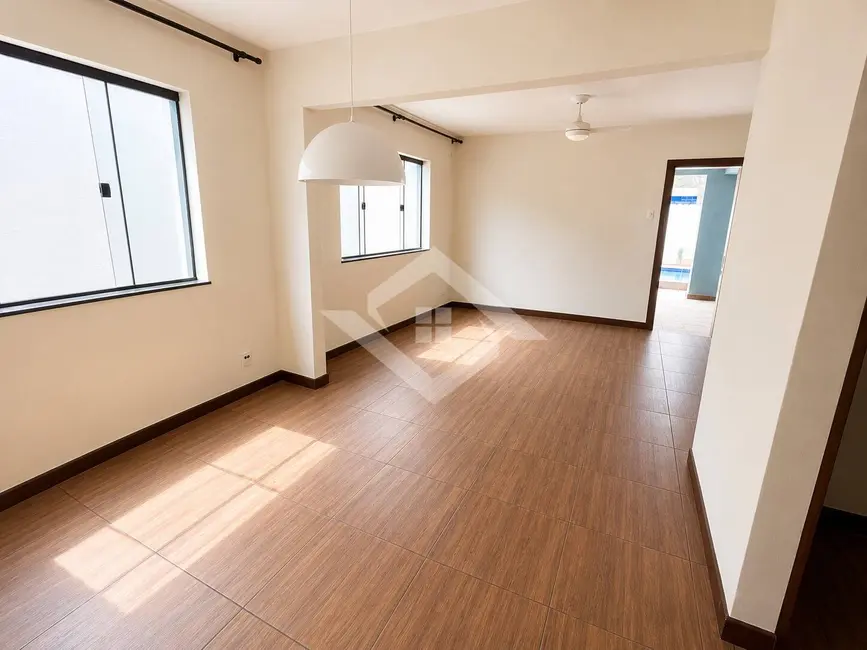 Casa com 5 quartos à venda, 251m2 em Bancários, Rio De Janeiro - RJ - imagem 6 Foto 6 de Casa com 5 quartos à venda, 251m2 em Bancários, Rio De Janeiro - RJ