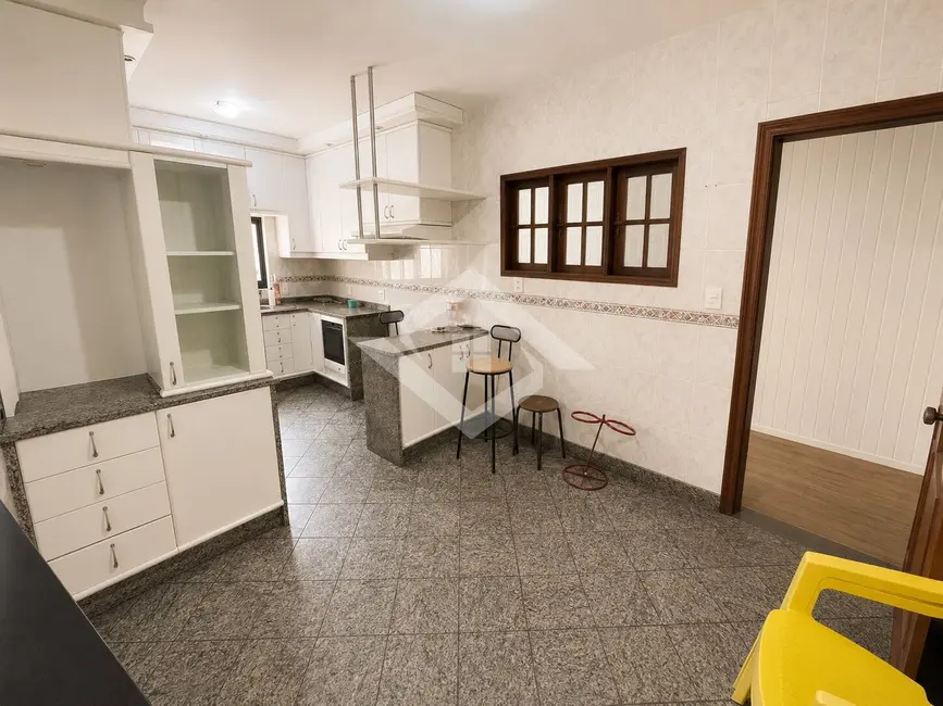 Casa com 5 quartos à venda, 251m2 em Bancários, Rio De Janeiro - RJ - imagem 9 Foto 9 de Casa com 5 quartos à venda, 251m2 em Bancários, Rio De Janeiro - RJ