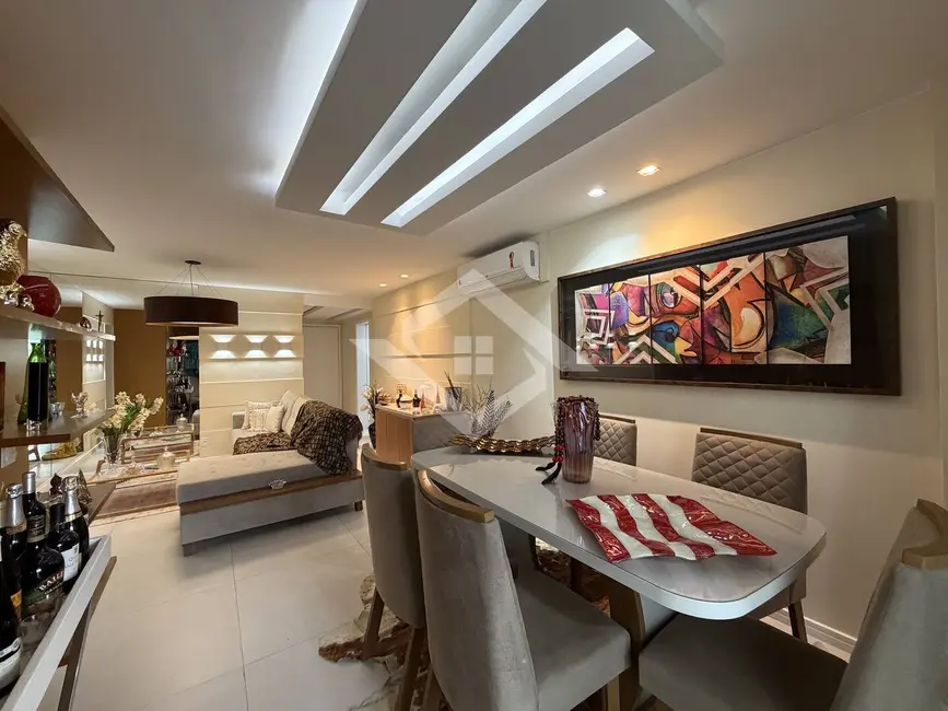 Apartamento com 4 quartos à venda, 147m2 em Rio De Janeiro - RJ - imagem 3 Foto 3 de Apartamento com 4 quartos à venda, 147m2 em Rio De Janeiro - RJ