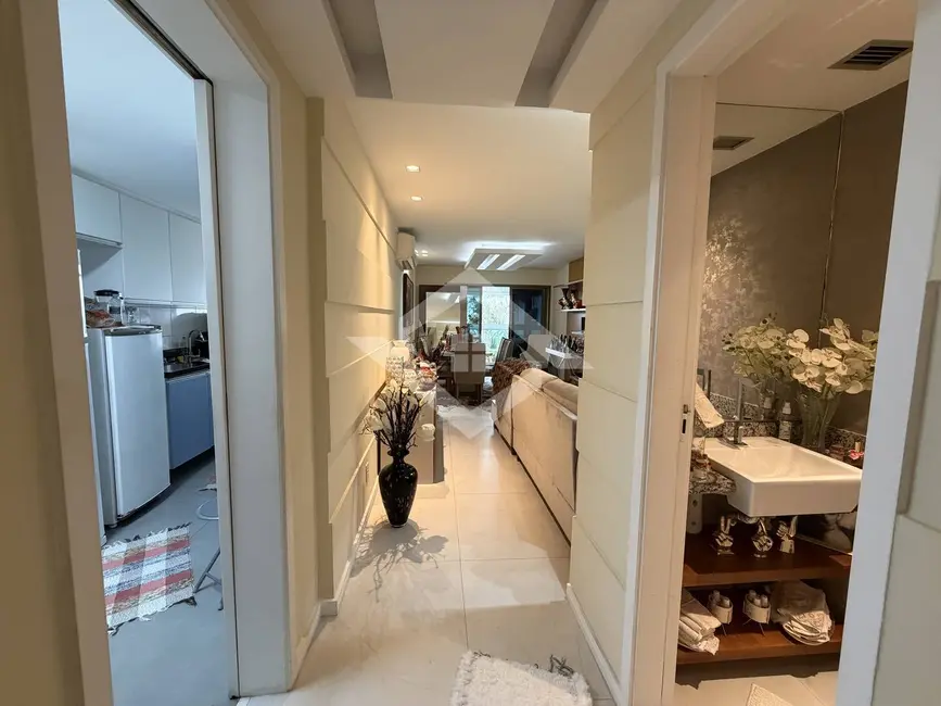 Apartamento com 4 quartos à venda, 147m2 em Rio De Janeiro - RJ - imagem 6 Foto 6 de Apartamento com 4 quartos à venda, 147m2 em Rio De Janeiro - RJ