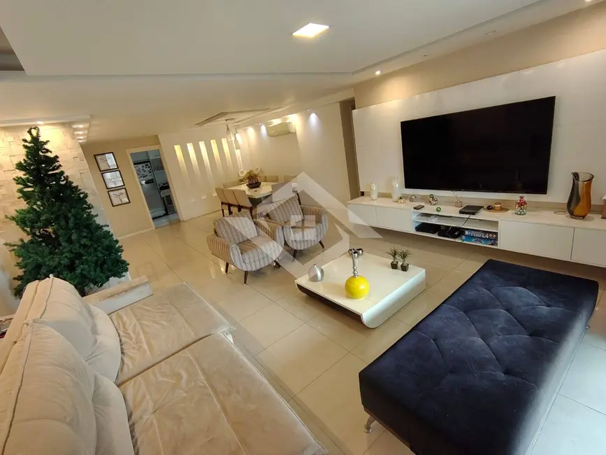 Apartamento com 4 quartos à venda, 166m2 em Rio De Janeiro - RJ - imagem 3 Foto 3 de Apartamento com 4 quartos à venda, 166m2 em Rio De Janeiro - RJ
