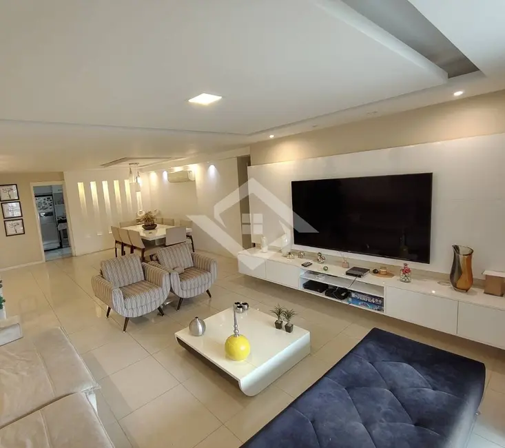 Apartamento com 4 quartos à venda, 166m2 em Rio De Janeiro - RJ - imagem 1 Foto 1 de Apartamento com 4 quartos à venda, 166m2 em Rio De Janeiro - RJ