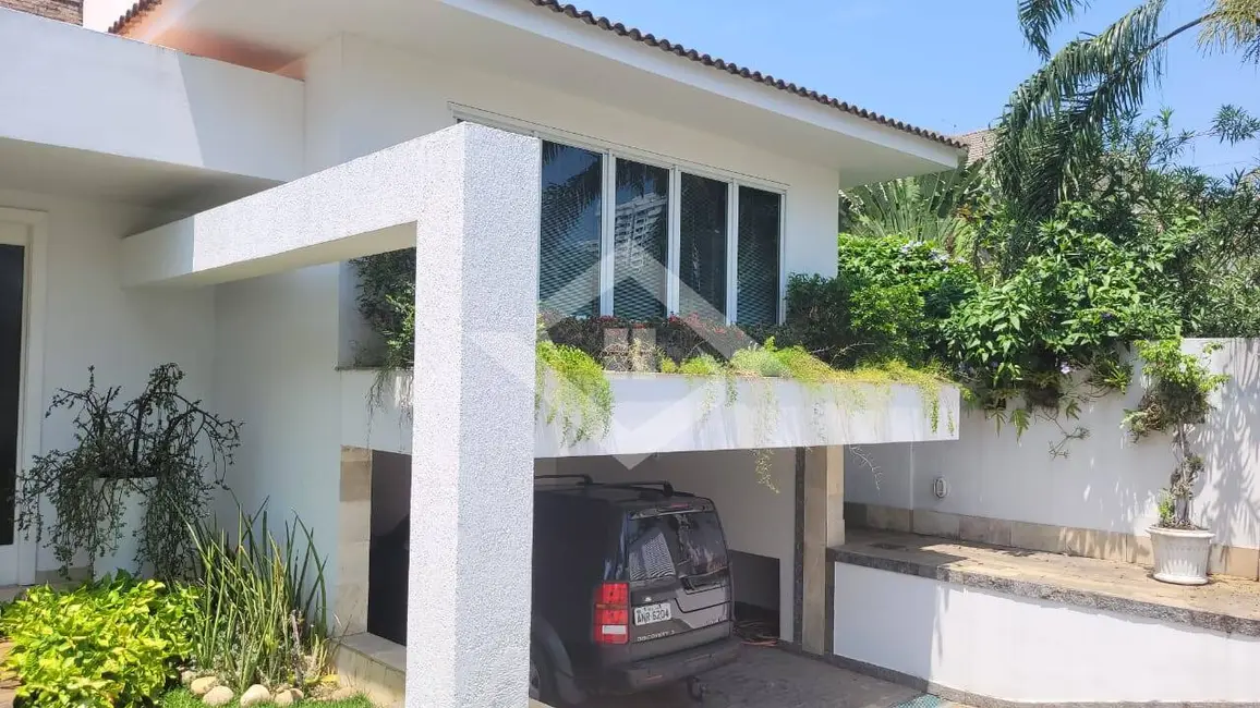 Casa com 4 quartos à venda, 660m2 em Barra da Tijuca, Rio De Janeiro - RJ - imagem 2 Foto 2 de Casa com 4 quartos à venda, 660m2 em Barra da Tijuca, Rio De Janeiro - RJ