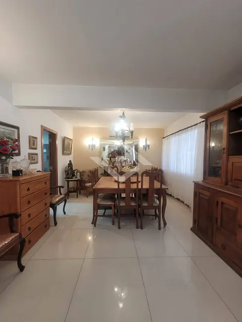 Casa com 3 quartos à venda, 390m2 em Anil, Rio De Janeiro - RJ - imagem 2 Foto 2 de Casa com 3 quartos à venda, 390m2 em Anil, Rio De Janeiro - RJ