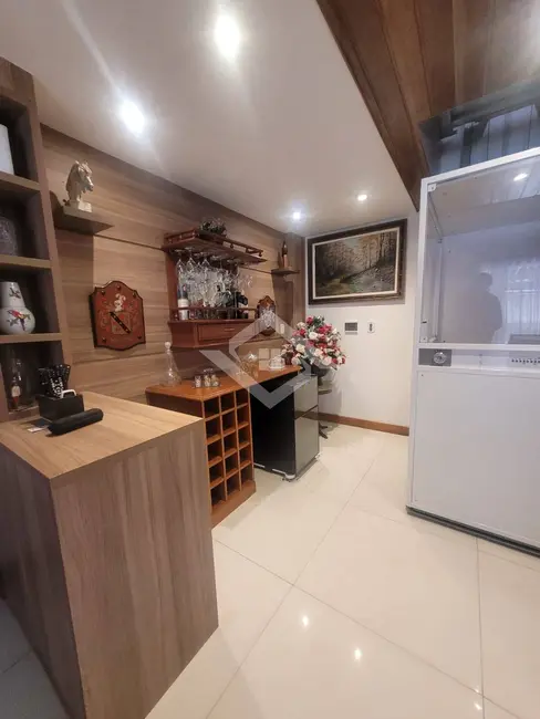 Casa com 3 quartos à venda, 390m2 em Anil, Rio De Janeiro - RJ - imagem 8 Foto 8 de Casa com 3 quartos à venda, 390m2 em Anil, Rio De Janeiro - RJ
