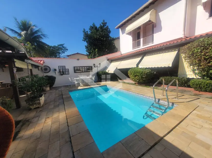 Casa com 3 quartos à venda, 390m2 em Anil, Rio De Janeiro - RJ - imagem 4 Foto 4 de Casa com 3 quartos à venda, 390m2 em Anil, Rio De Janeiro - RJ