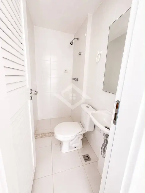 Apartamento com 4 quartos para alugar, 166m2 em Rio De Janeiro - RJ - imagem 6 Foto 6 de Apartamento com 4 quartos para alugar, 166m2 em Rio De Janeiro - RJ