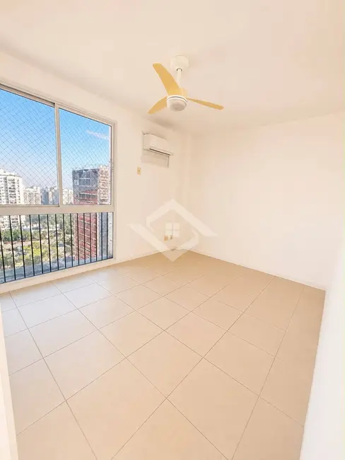 Apartamento com 4 quartos para alugar, 166m2 em Rio De Janeiro - RJ - imagem 9 Foto 9 de Apartamento com 4 quartos para alugar, 166m2 em Rio De Janeiro - RJ