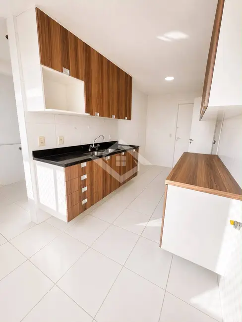 Apartamento com 4 quartos para alugar, 166m2 em Rio De Janeiro - RJ - imagem 4 Foto 4 de Apartamento com 4 quartos para alugar, 166m2 em Rio De Janeiro - RJ