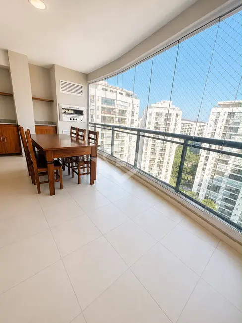 Apartamento com 4 quartos para alugar, 166m2 em Rio De Janeiro - RJ - imagem 3 Foto 3 de Apartamento com 4 quartos para alugar, 166m2 em Rio De Janeiro - RJ