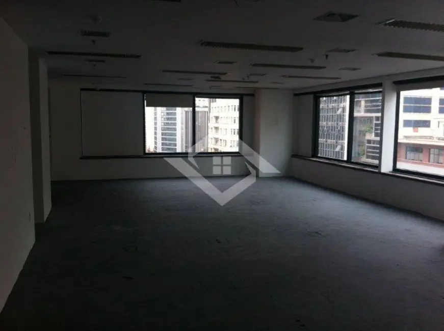 Foto 1 de Sala Comercial para alugar, 107m2 em Centro, Rio De Janeiro - RJ