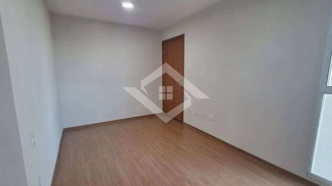 Foto 2 de Apartamento com 2 quartos à venda, 45m2 em Santa Cruz, Rio De Janeiro - RJ