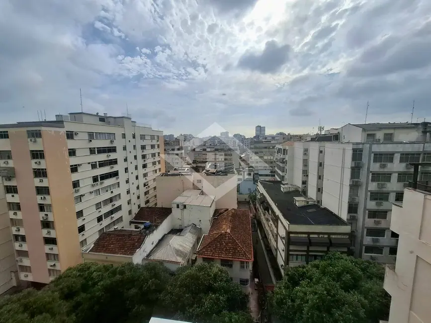Apartamento com 4 quartos à venda e para alugar, 132m2 em Tijuca, Rio De Janeiro - RJ - imagem 2 Foto 2 de Apartamento com 4 quartos à venda e para alugar, 132m2 em Tijuca, Rio De Janeiro - RJ