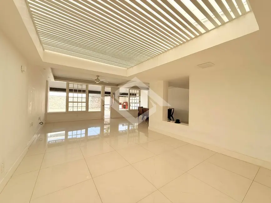 Foto 9 de Casa com 4 quartos à venda e para alugar, 359m2 em Barra da Tijuca, Rio De Janeiro - RJ