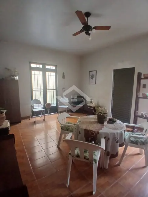 Casa com 4 quartos à venda, 320m2 em Vila Kosmos, Rio De Janeiro - RJ - imagem 1 Foto 1 de Casa com 4 quartos à venda, 320m2 em Vila Kosmos, Rio De Janeiro - RJ