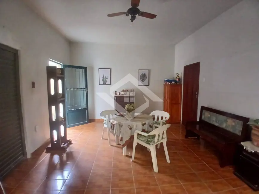 Casa com 4 quartos à venda, 320m2 em Vila Kosmos, Rio De Janeiro - RJ - imagem 2 Foto 2 de Casa com 4 quartos à venda, 320m2 em Vila Kosmos, Rio De Janeiro - RJ