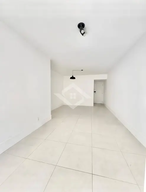 Apartamento com 4 quartos à venda, 110m2 em Rio De Janeiro - RJ - imagem 1 Foto 1 de Apartamento com 4 quartos à venda, 110m2 em Rio De Janeiro - RJ