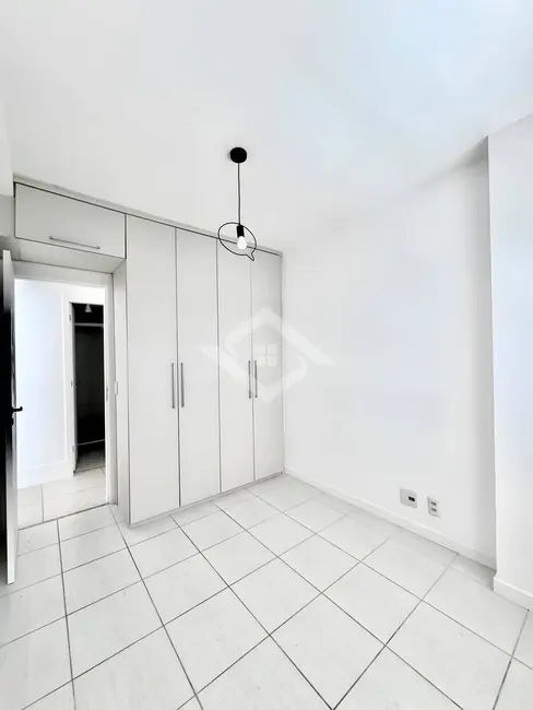 Apartamento com 4 quartos à venda, 110m2 em Rio De Janeiro - RJ - imagem 9 Foto 9 de Apartamento com 4 quartos à venda, 110m2 em Rio De Janeiro - RJ