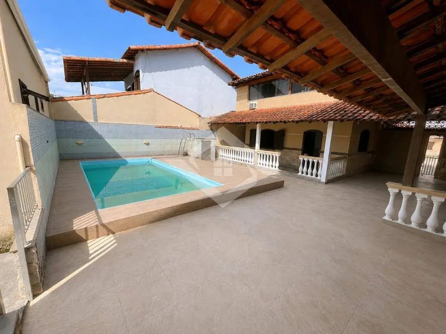 Casa com 4 quartos à venda, 200m2 em Mumbuca, Marica - RJ - imagem 1 Foto 1 de Casa com 4 quartos à venda, 200m2 em Mumbuca, Marica - RJ
