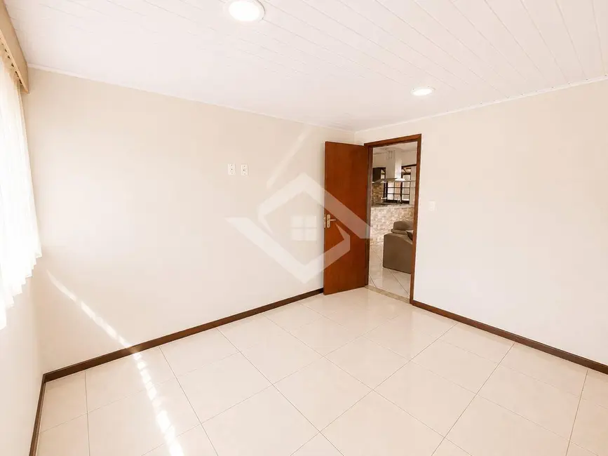 Casa com 4 quartos à venda, 200m2 em Mumbuca, Marica - RJ - imagem 3 Foto 3 de Casa com 4 quartos à venda, 200m2 em Mumbuca, Marica - RJ