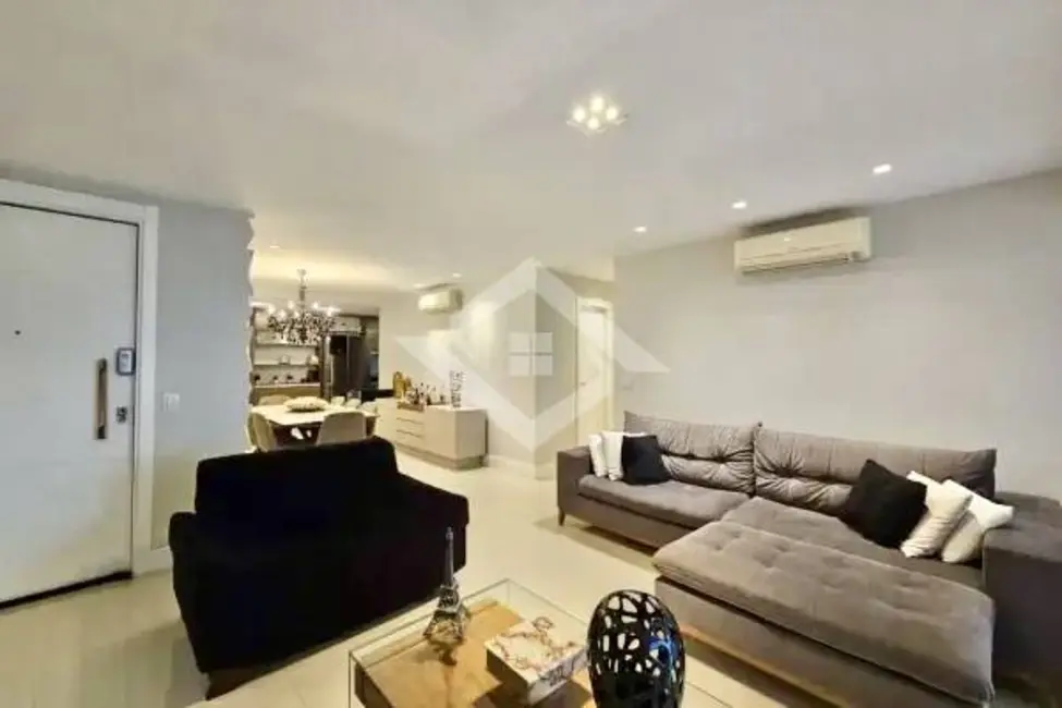 Foto 3 de Apartamento com 4 quartos à venda, 145m2 em Rio De Janeiro - RJ