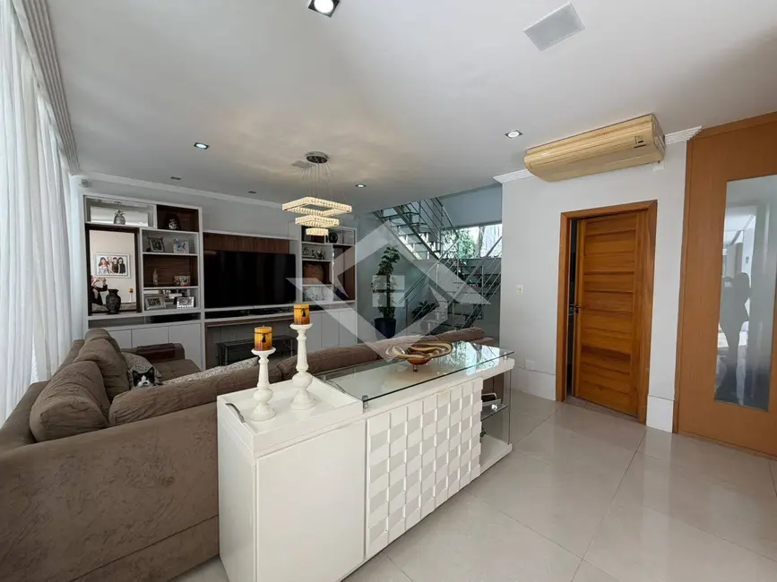 Casa com 4 quartos à venda em Jacarepaguá, Rio De Janeiro - RJ - imagem 7 Foto 7 de Casa com 4 quartos à venda em Jacarepaguá, Rio De Janeiro - RJ