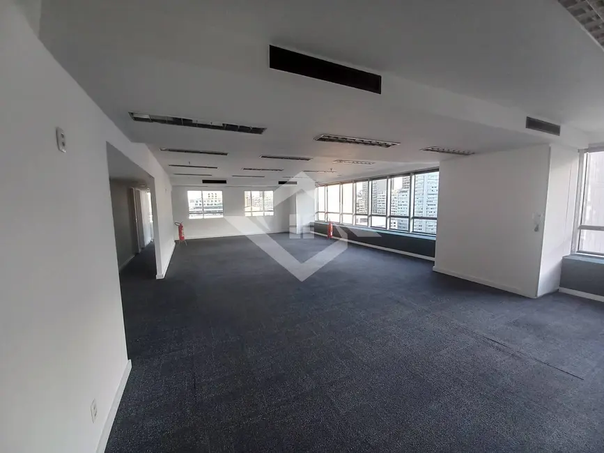 Sala Comercial à venda e para alugar, 292m2 em Centro, Rio De Janeiro - RJ - imagem 2 Foto 2 de Sala Comercial à venda e para alugar, 292m2 em Centro, Rio De Janeiro - RJ
