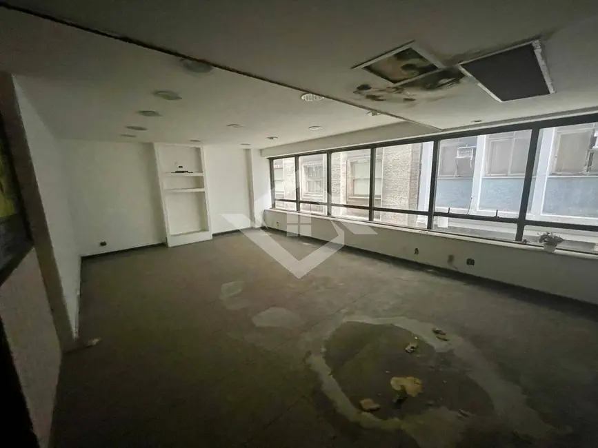 Sala Comercial à venda e para alugar, 80m2 em Centro, Rio De Janeiro - RJ - imagem 2 Foto 2 de Sala Comercial à venda e para alugar, 80m2 em Centro, Rio De Janeiro - RJ