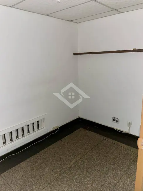 Sala Comercial à venda e para alugar, 80m2 em Centro, Rio De Janeiro - RJ - imagem 3 Foto 3 de Sala Comercial à venda e para alugar, 80m2 em Centro, Rio De Janeiro - RJ