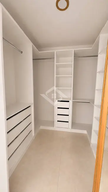 Apartamento com 3 quartos para alugar, 184m2 em Barra da Tijuca, Rio De Janeiro - RJ - imagem 7 Foto 7 de Apartamento com 3 quartos para alugar, 184m2 em Barra da Tijuca, Rio De Janeiro - RJ